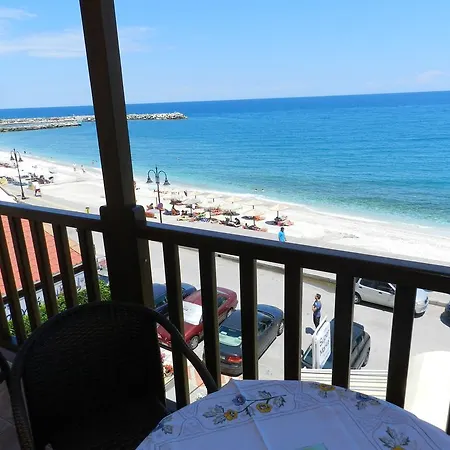Amelia Beach Apartments Agios Ioannis  Exterior foto